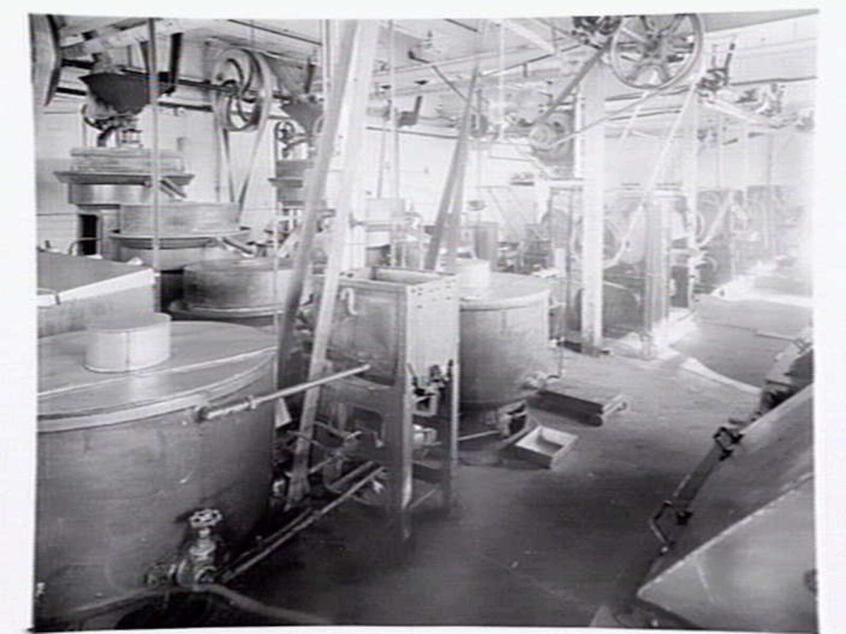 Interiors and exteriors at Rowntree and Co. (Aust.) Pty. Ltd., confectioners, Brunswick (c. 1951)
