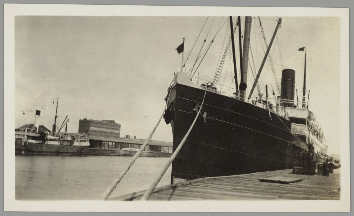 Our trip begins, "The Manuka" Melbourne (1925–35)