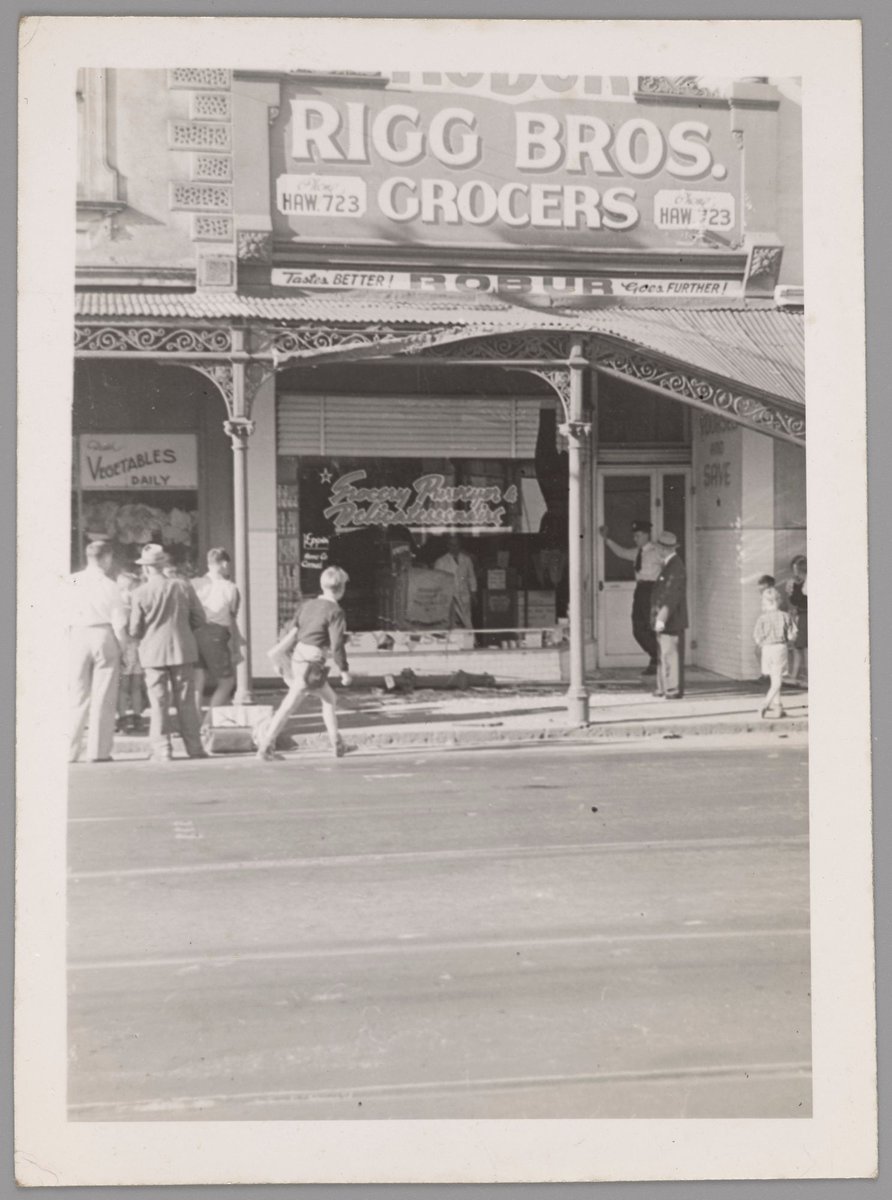 Rigg Bros. Grocers shopfront, Hawthorn (1940s)