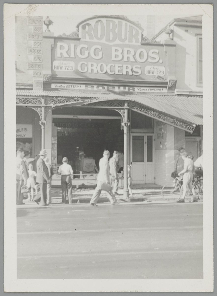 Rigg Bros. Grocers shopfront, Hawthorn (1940s)