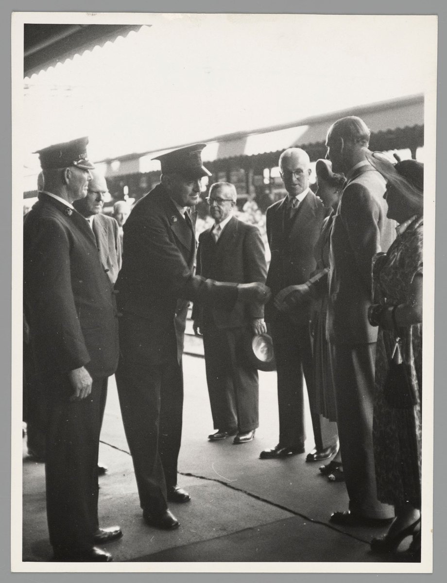 Queen Elizabeth and Prince Philip at Flinders Street Railway Station, Melbourne City (1954)