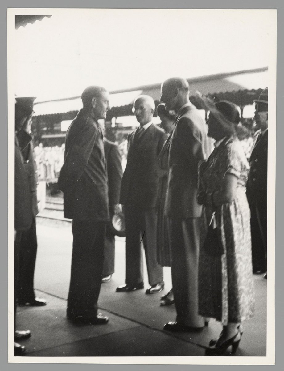 Queen Elizabeth and Prince Philip at Flinders Street Railway Station, Melbourne City (1954)