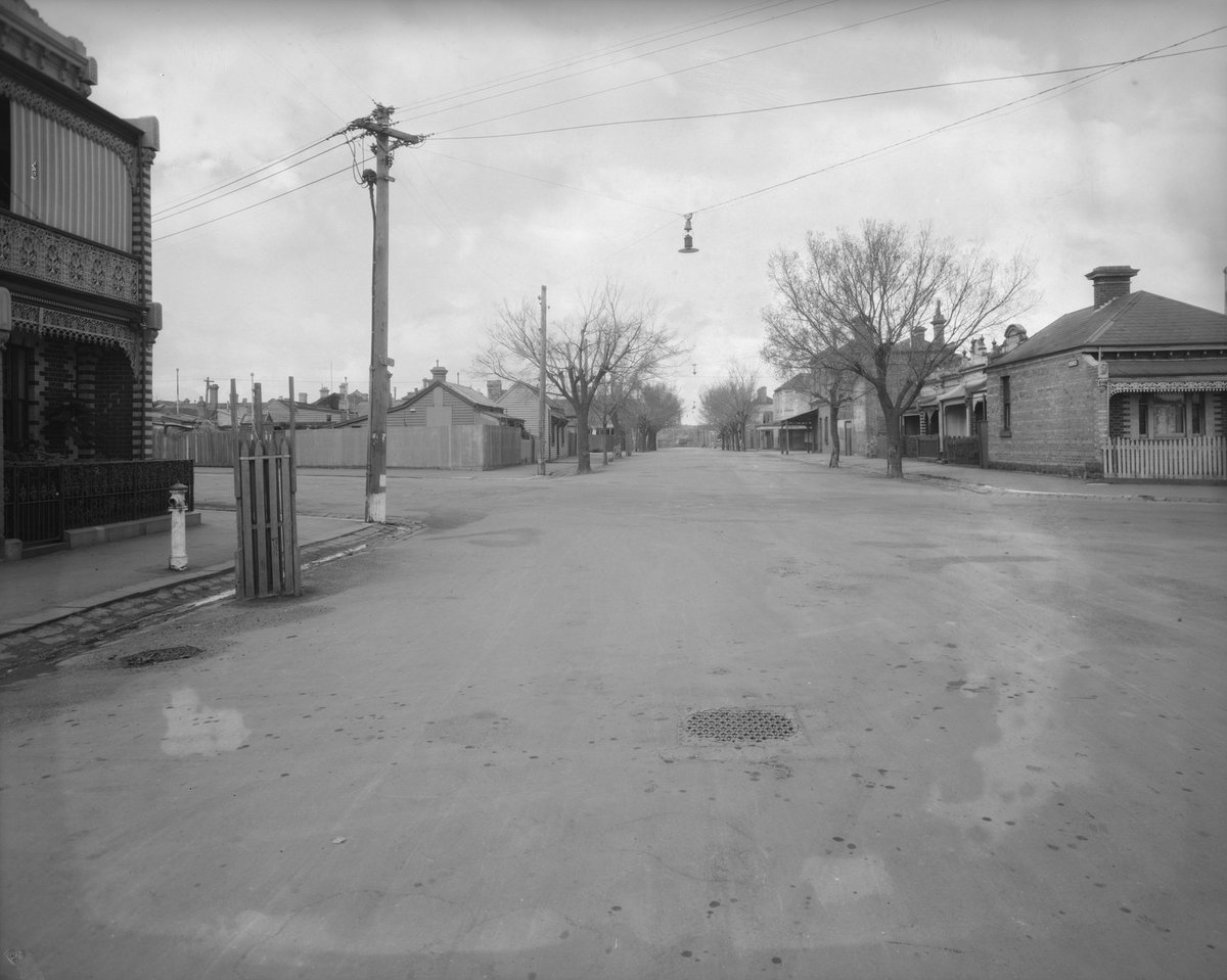 Freemans Street, Fitzroy looking west towards Fitzroy cricket ground (c. 1941)