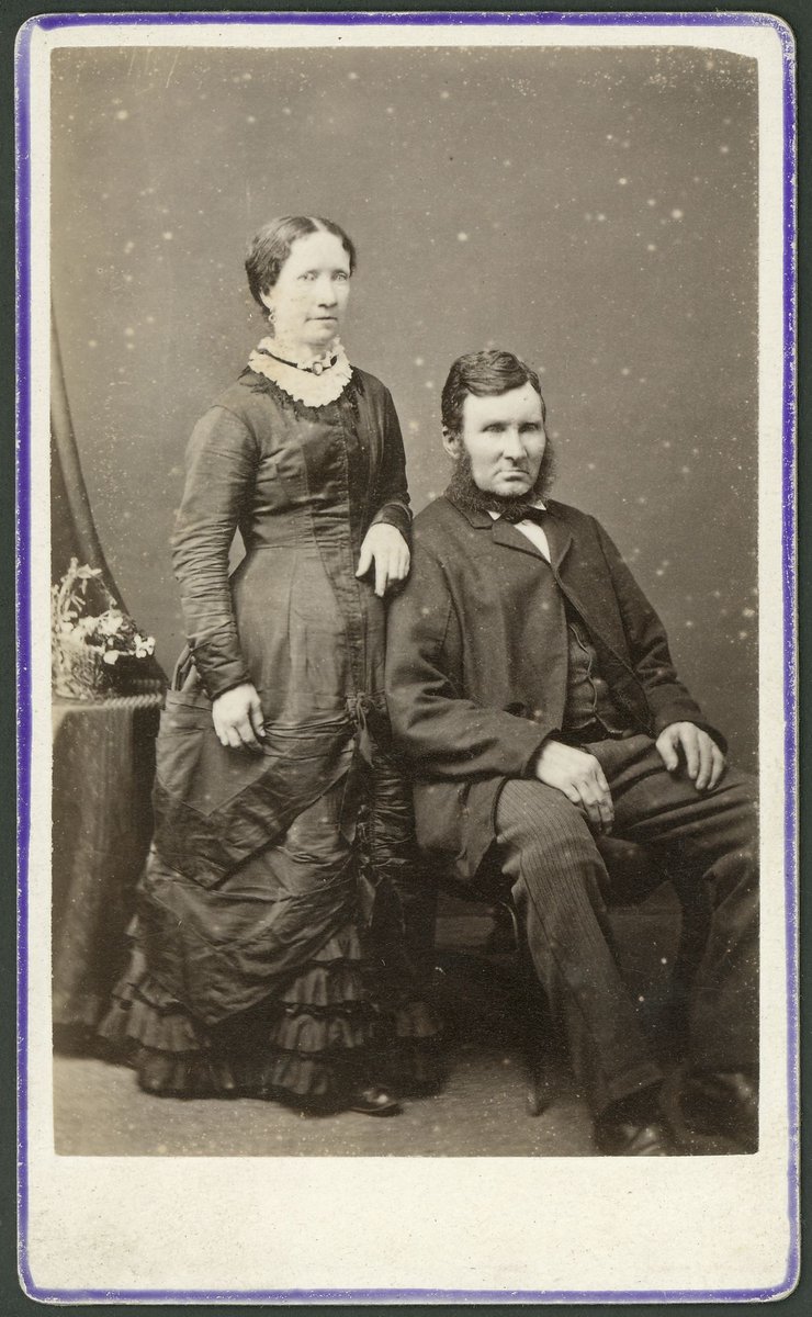 Portrait photographs by David Wood of Melbourne and Emerald Hill, Vic, South Melbourne (1866–1907)