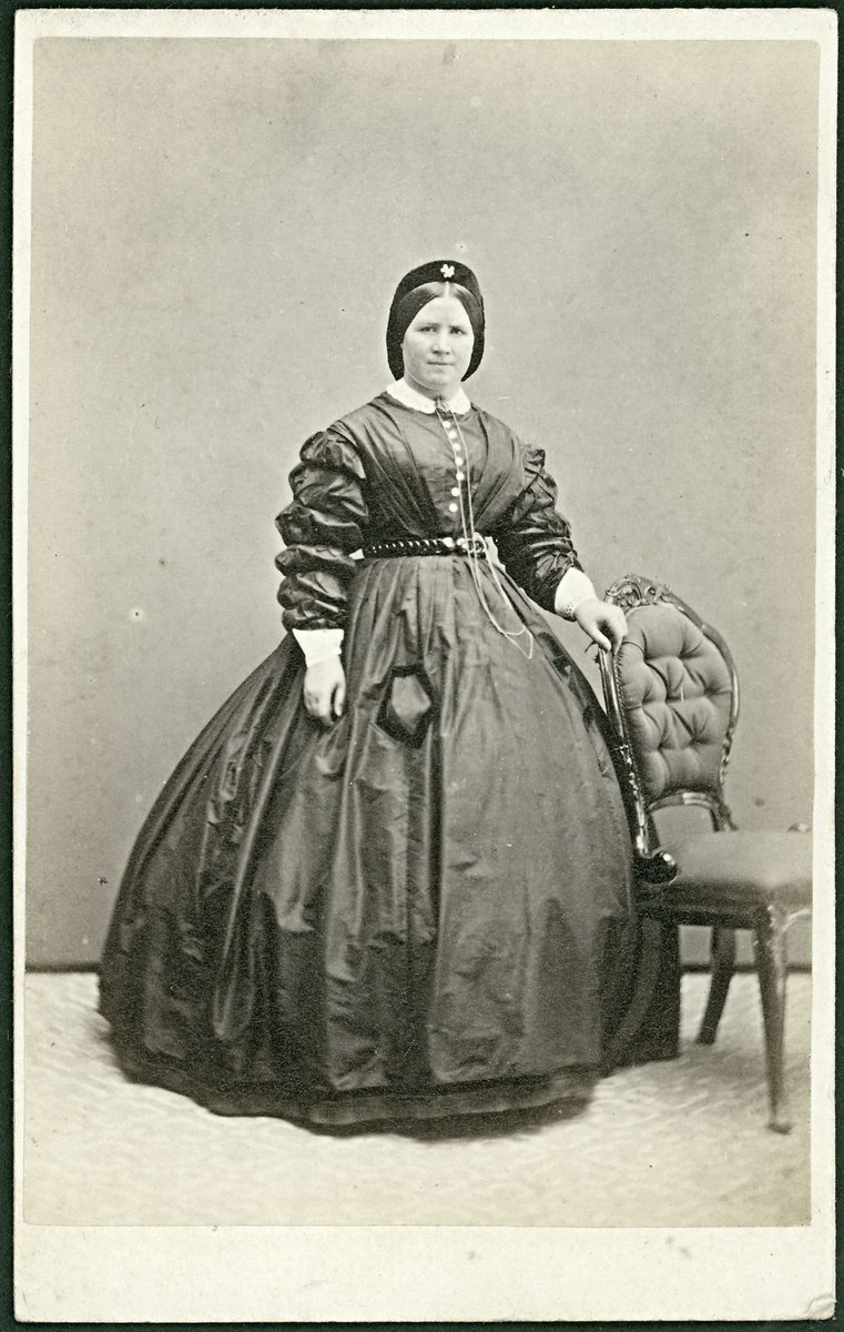 Studio portrait of unidentified woman in Melbourne, Victoria (1863–70)