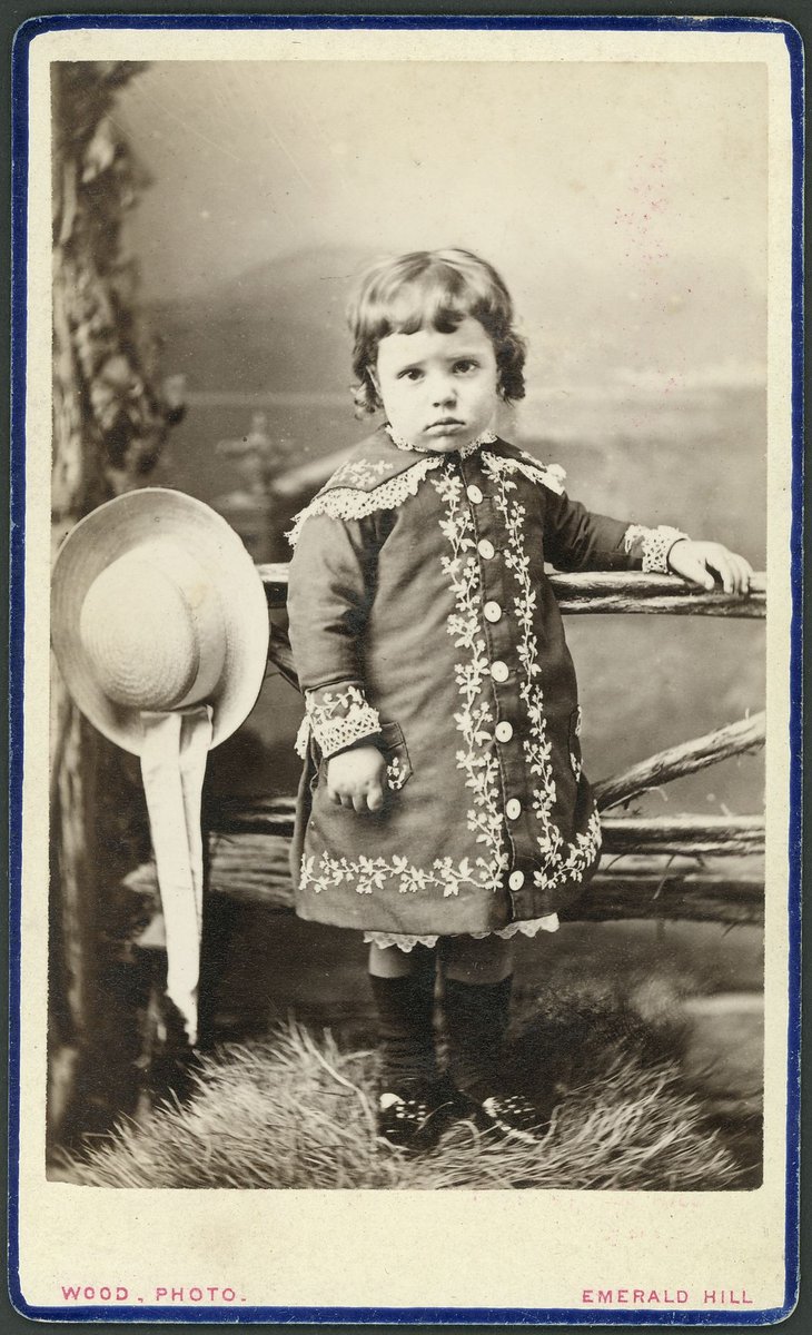 Portrait photographs by David Wood of Melbourne and Emerald Hill, Vic, South Melbourne (1866–1907)