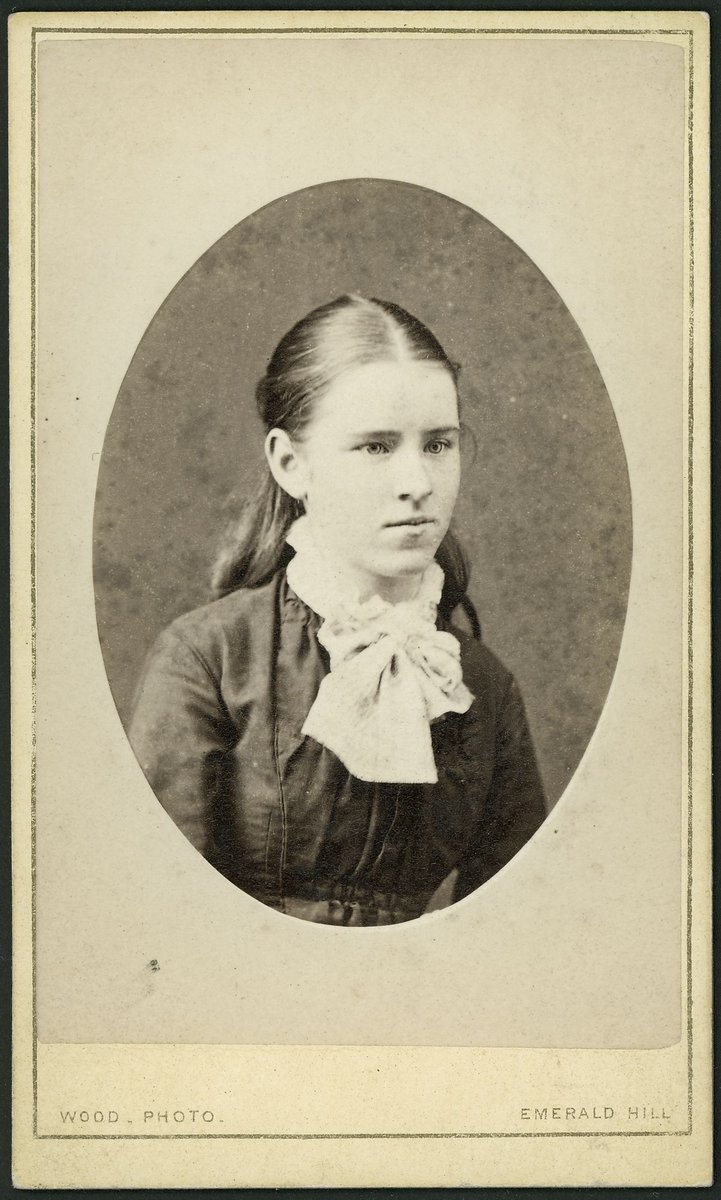 Portrait photographs by David Wood of Melbourne and Emerald Hill, Vic, South Melbourne (1866–1907)