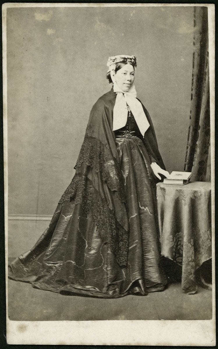 Portrait photographs by David Wood of Melbourne and Emerald Hill, Vic, South Melbourne (1866–1907)