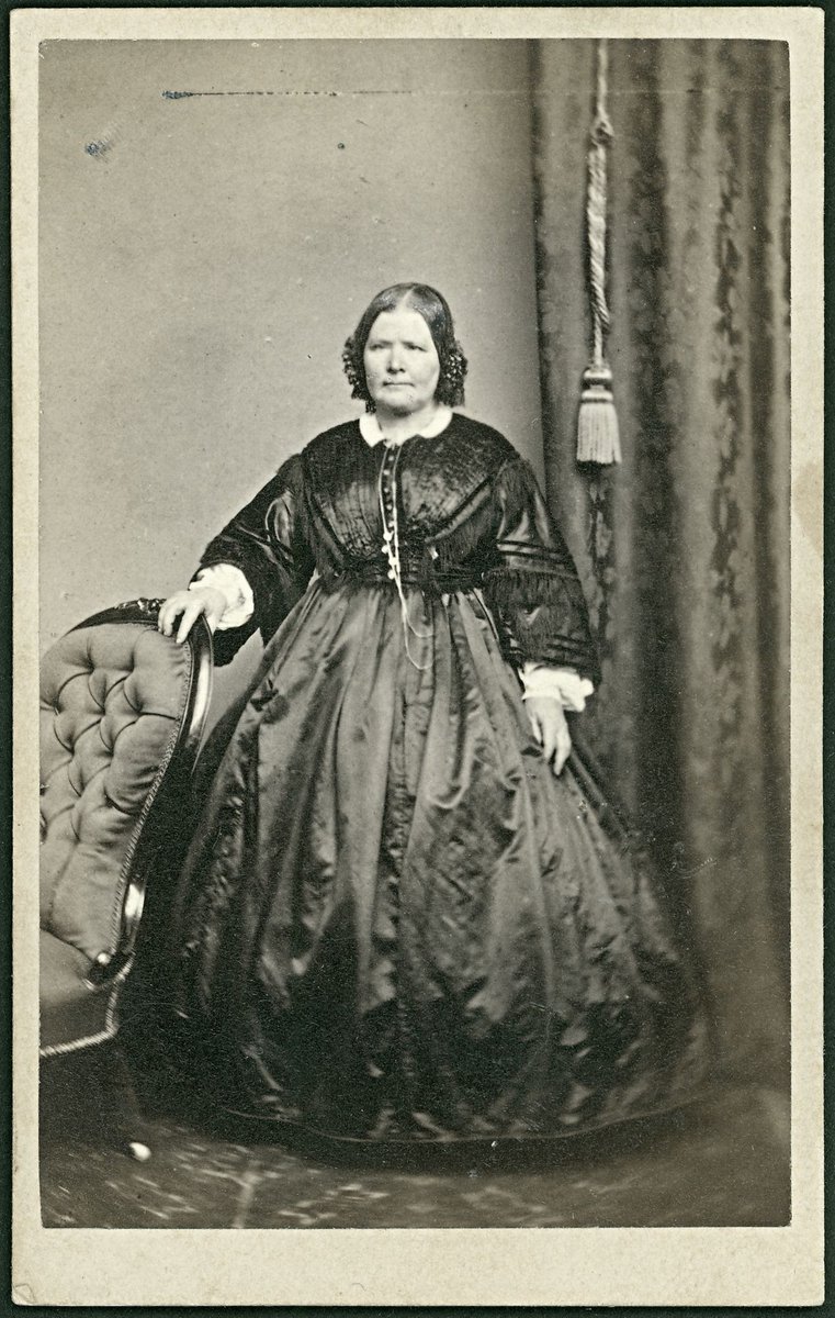 Studio portrait of unidentified man in Melbourne (1862–73)