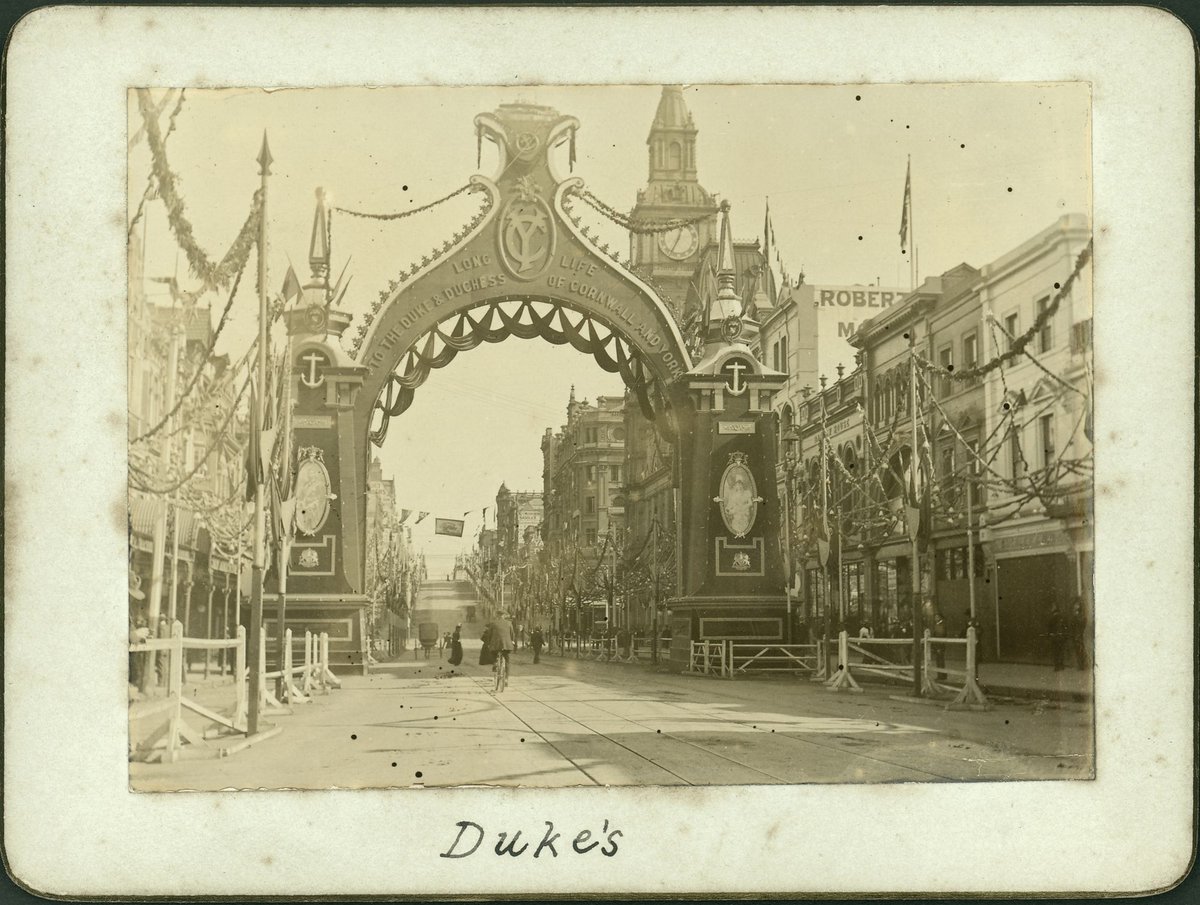 Decorative arches erected for the visit of the Duke and Duchess of Cornwall and Edward VII's coronation, Melbourne, Vic (1901–02)