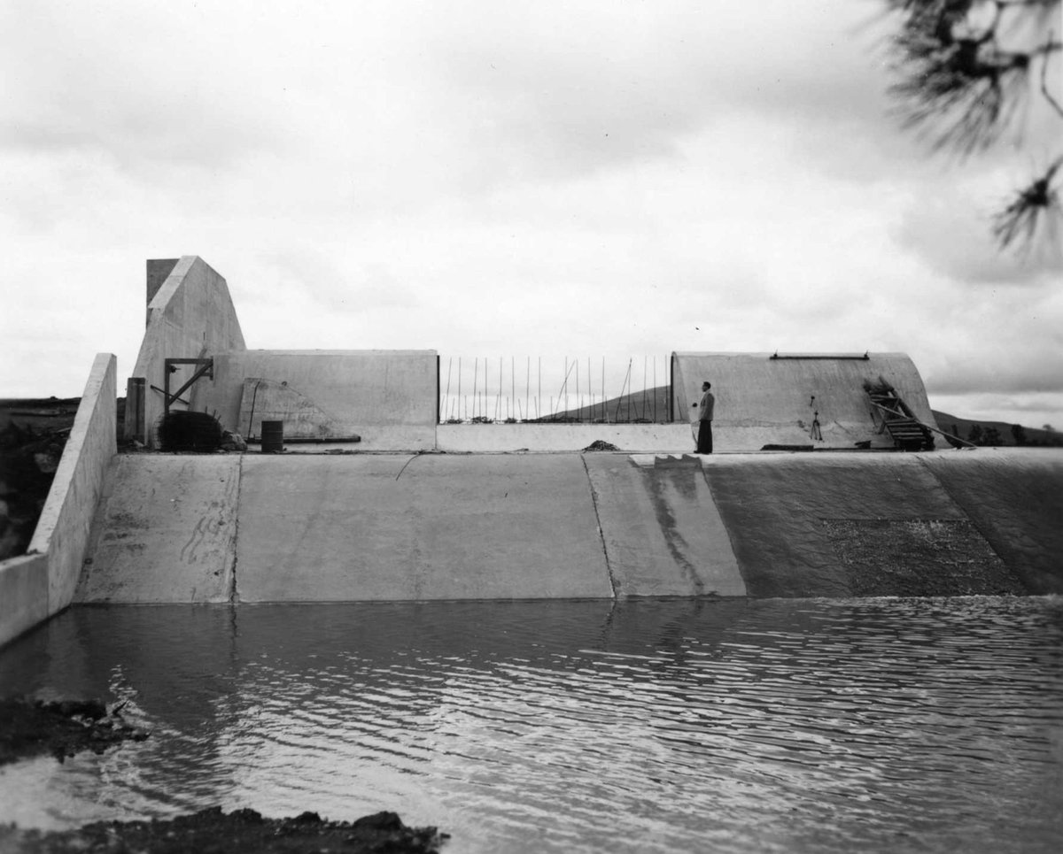 "Construction work at Newlyn Dam, Reservoir (1960)