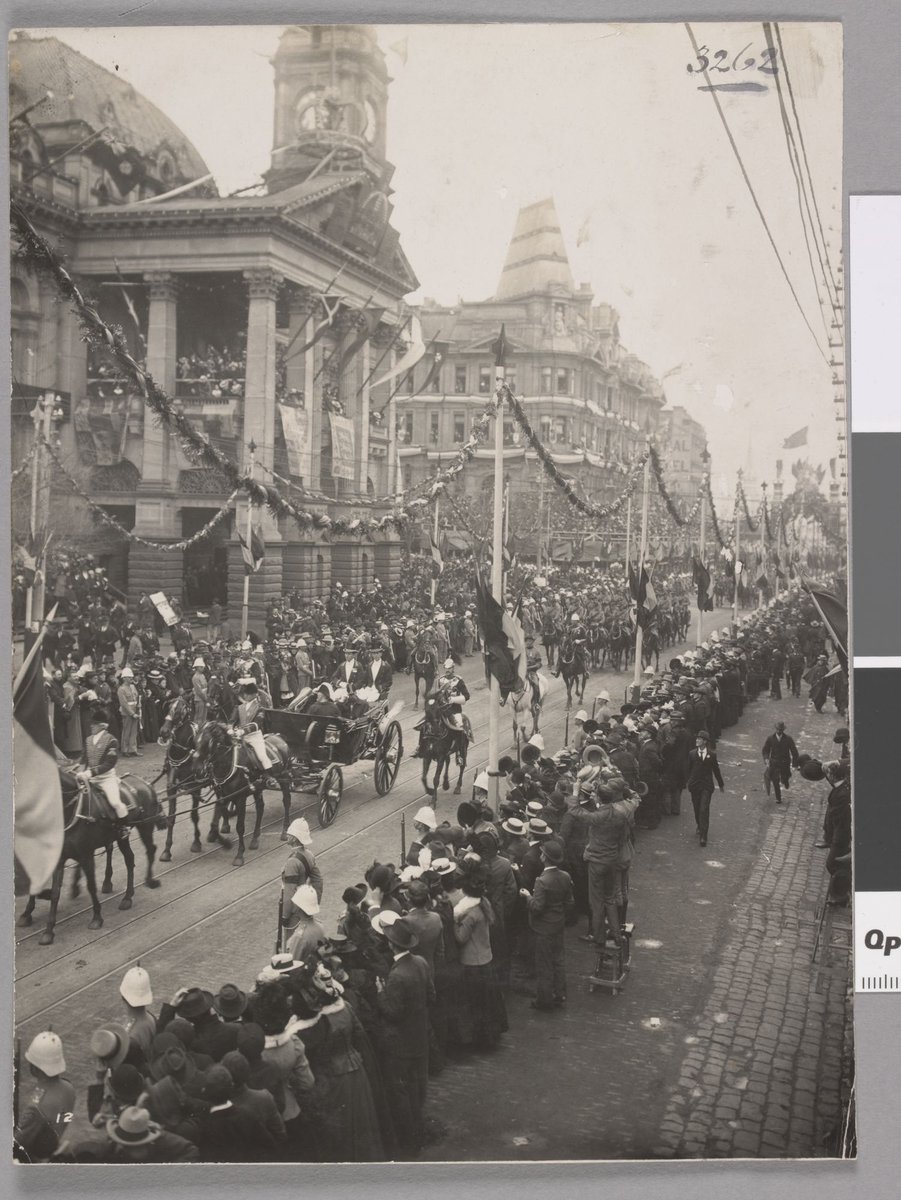 Royal carriage passing Melbourne Town Hall, 1901, Melbourne City