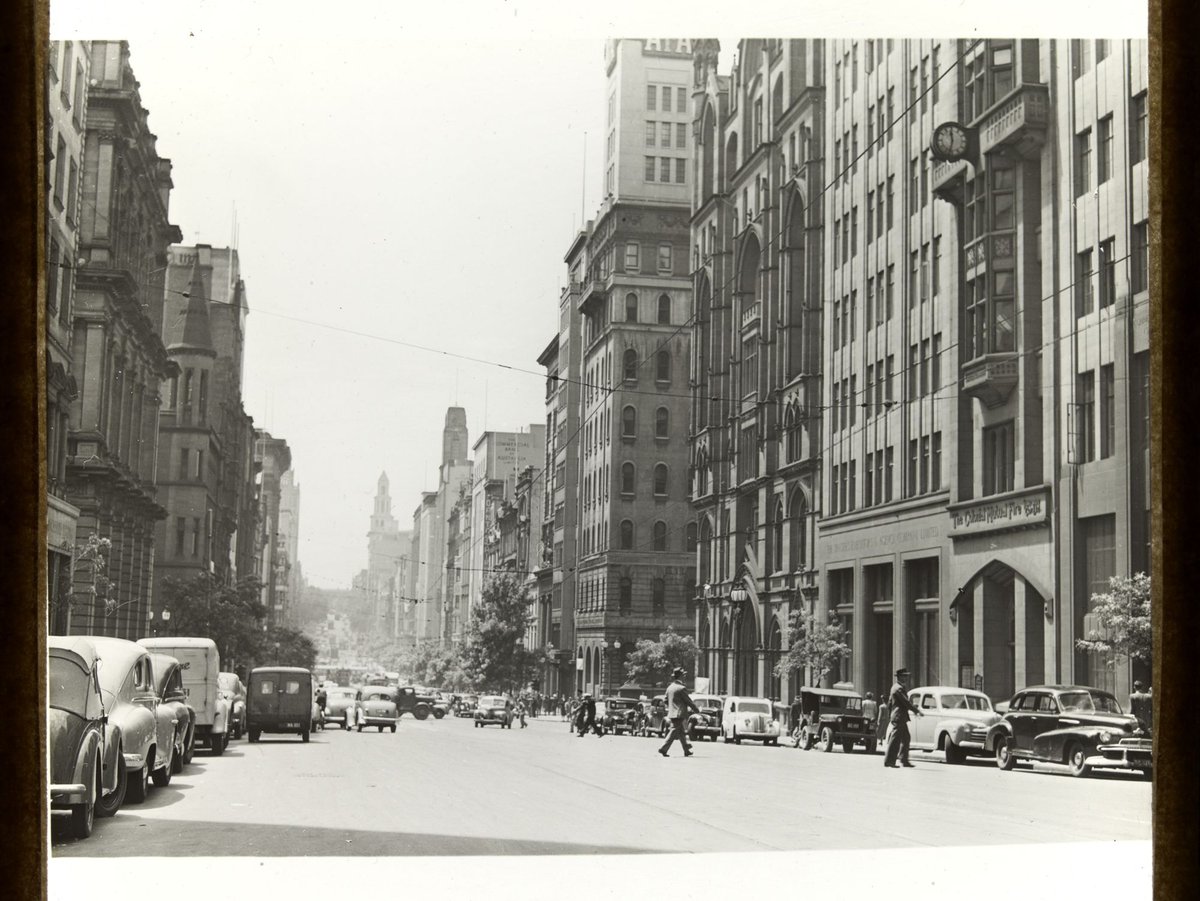 Collins Street, Melbourne, looking east from Market Street, Melbourne City (1910–30)