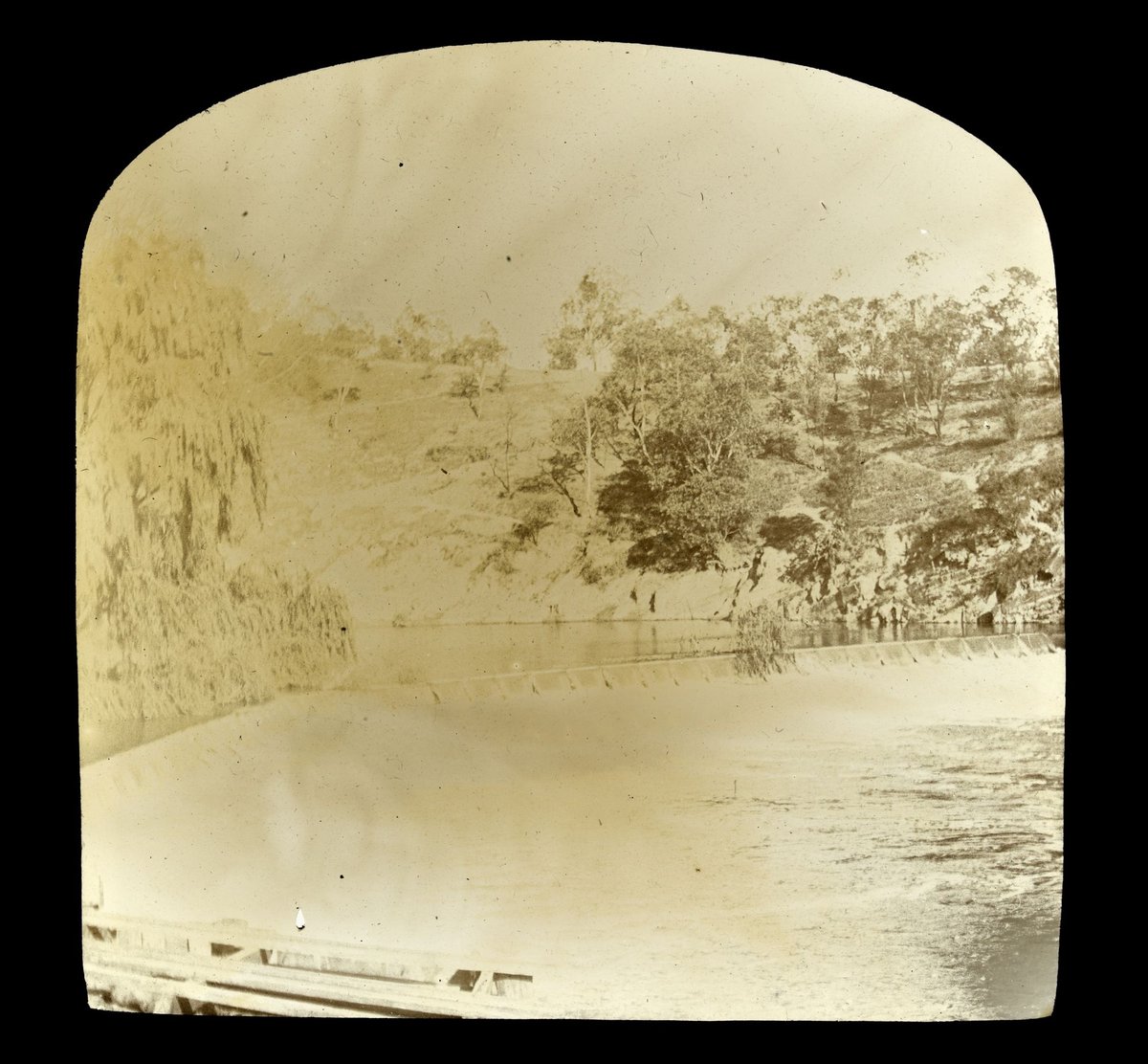 Dights Falls on the Yarra River (1909)
