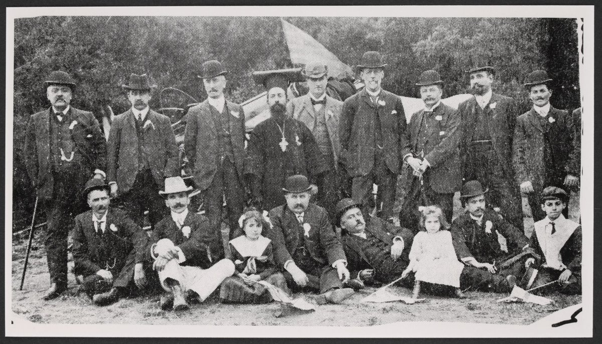 An early Greek community picnic - perhaps the first - at Beaumaris, 1908