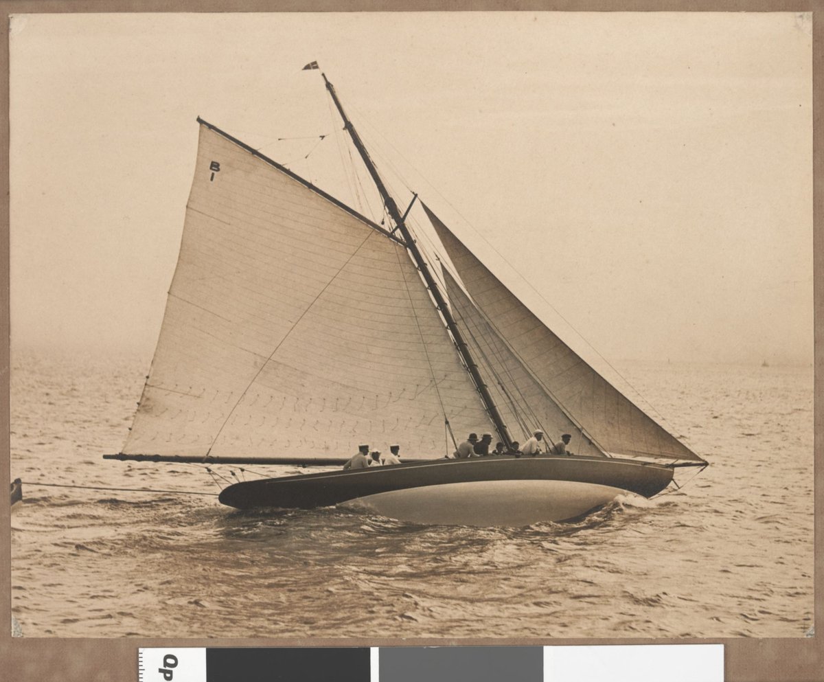 Yacht Elida (Blt [i.e. Built] 1894) owner H. Cobb, St. Kilda Yacht Club, St Kilda (1930s)