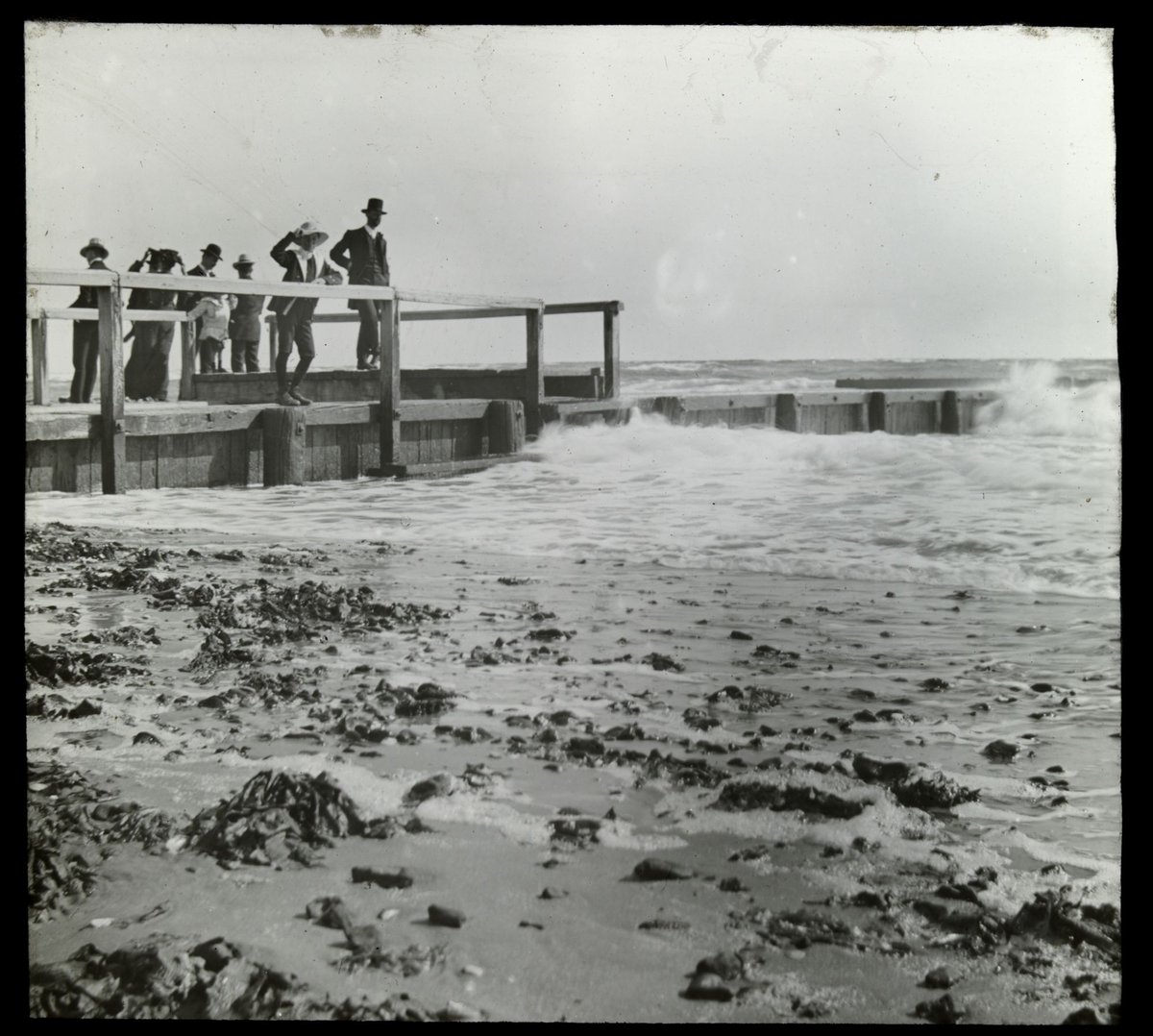On the breakwater, Port Phillip Bay (1906–14)