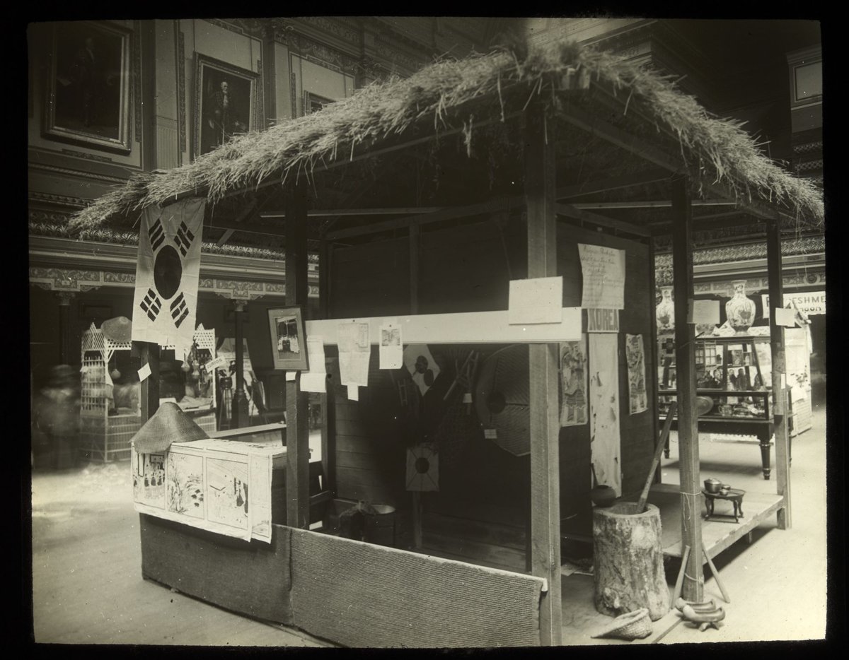 Stall at the Missions Bazaar?, Melbourne Town Hall, showing the arts of Korea, Melbourne City (1915–24)