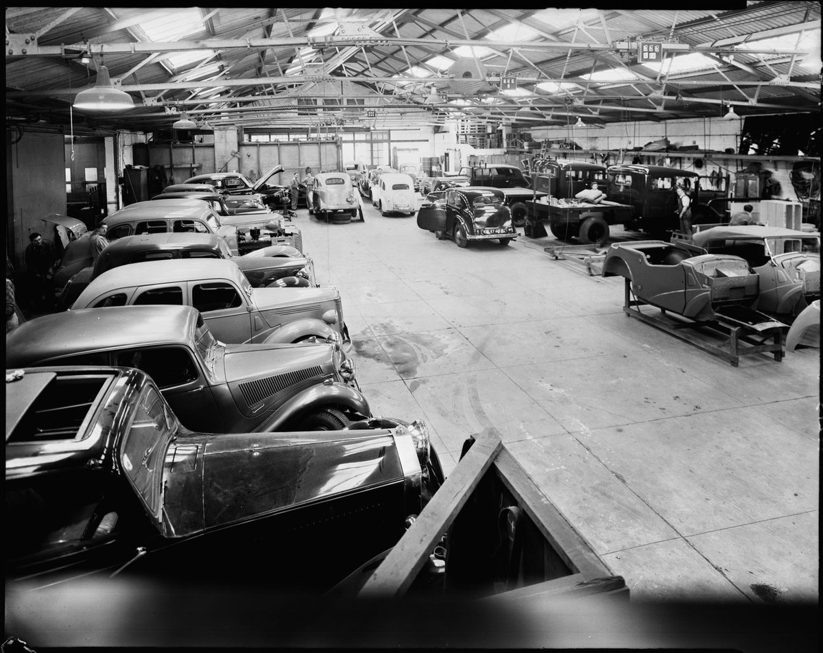 "Car bodies and premises of Martin &amp; King, auto body finishers at 1073-95 High St., Armadale and workshop at 1097-1111 High St., Armadale" (1948)