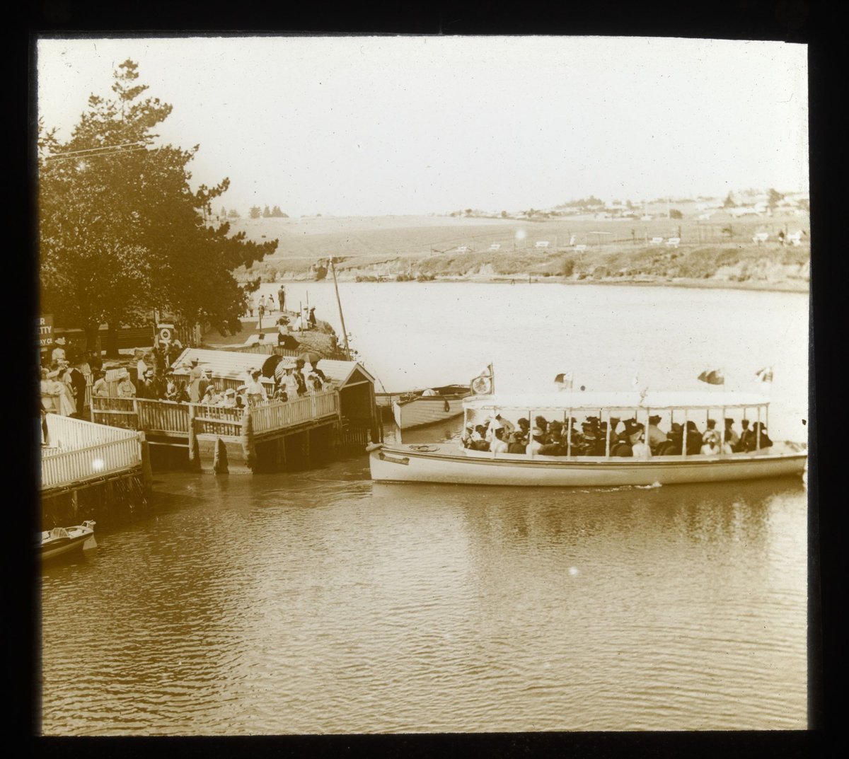 Ferry on the Saltwater (i.e. Maribyrnong) River (1906–14)