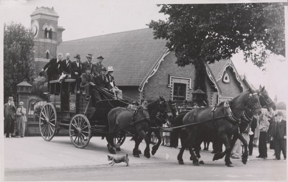 A Pilgrimage to the graves in St. Kilda Cemetery, Melbourne, of dead Cobb & Co. drivers ... by members of the Cobb & Co. Driver's Association, St Kilda (1940)