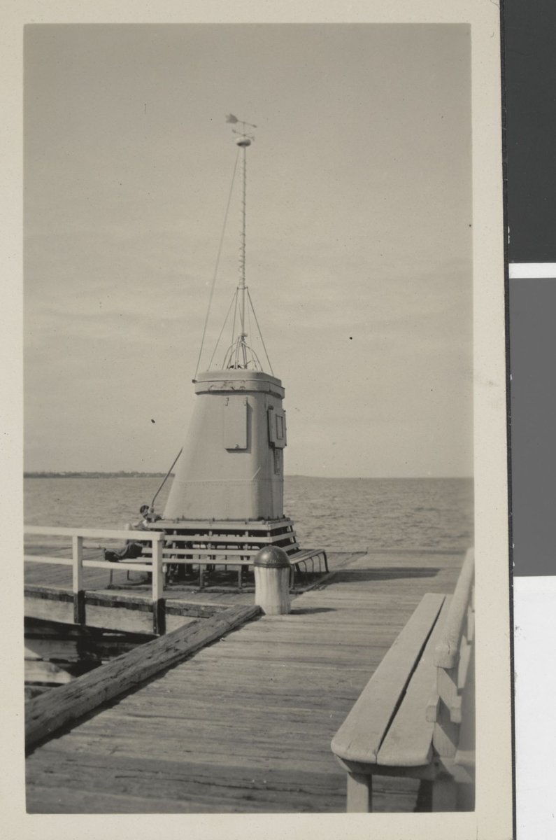 St. Kilda Pier with conning tower, St Kilda (1933)