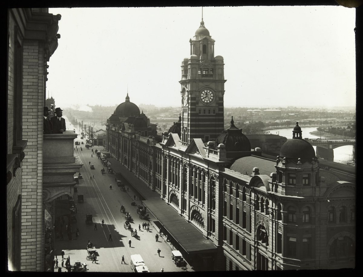 Central Railway Station (i.e. Flinders Street), Melbourne City (c. 1910)