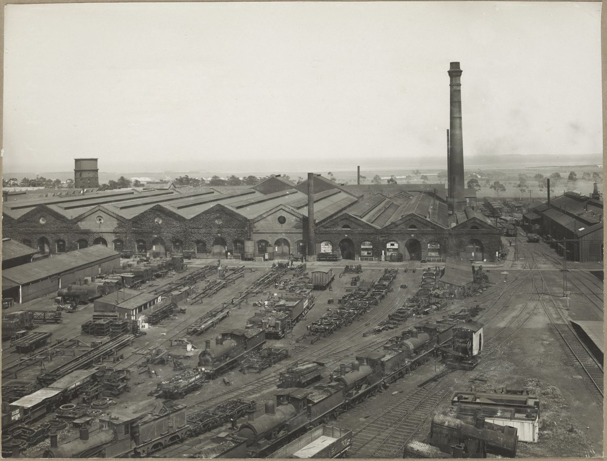 Newport. [Bird's-eye view of yards and buildings.] (1905–28)