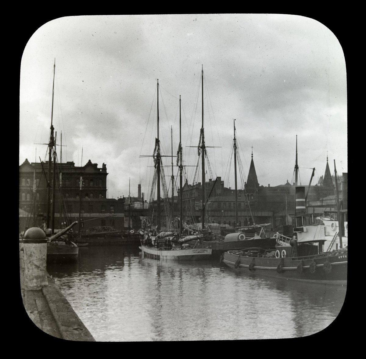Shipping in the Yarra at the end of Spencer Street, Melbourne City (1906–14)