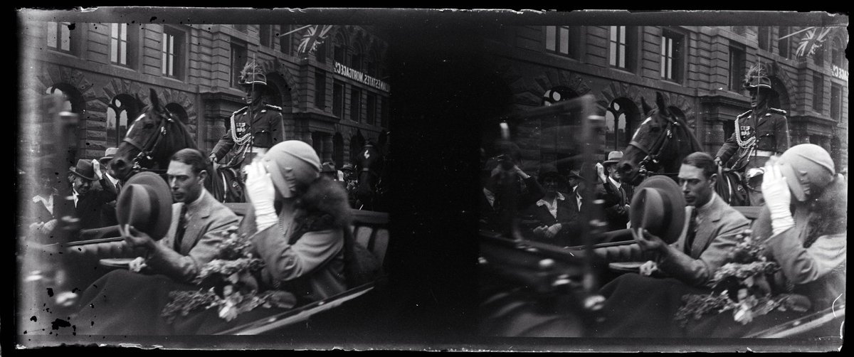 Duke and Duchess of York in open car, Melbourne (1927)