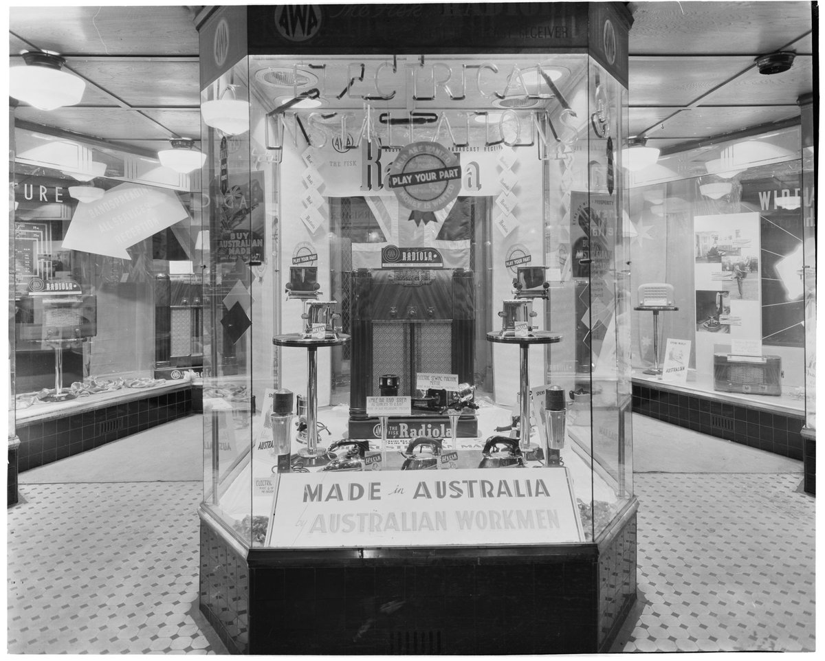 Central display cabinet at J.P.A. Radio, 19 Errol Street, North Melbourne - front (c. 1941)