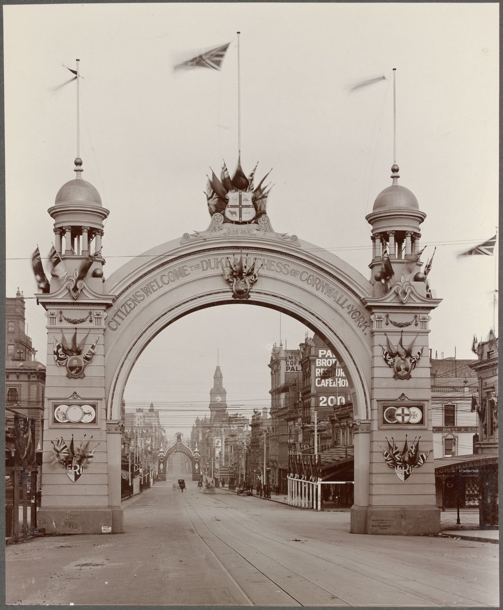 The Citizens' Arch, Bourke Street. (Duke's arch and post office tower in distance), Melbourne City (1901)