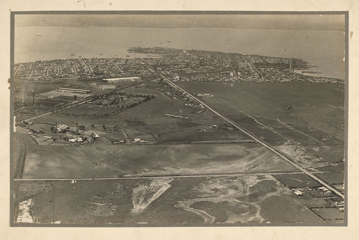 Aerial view of Williamstown looking south-easterly (1930)