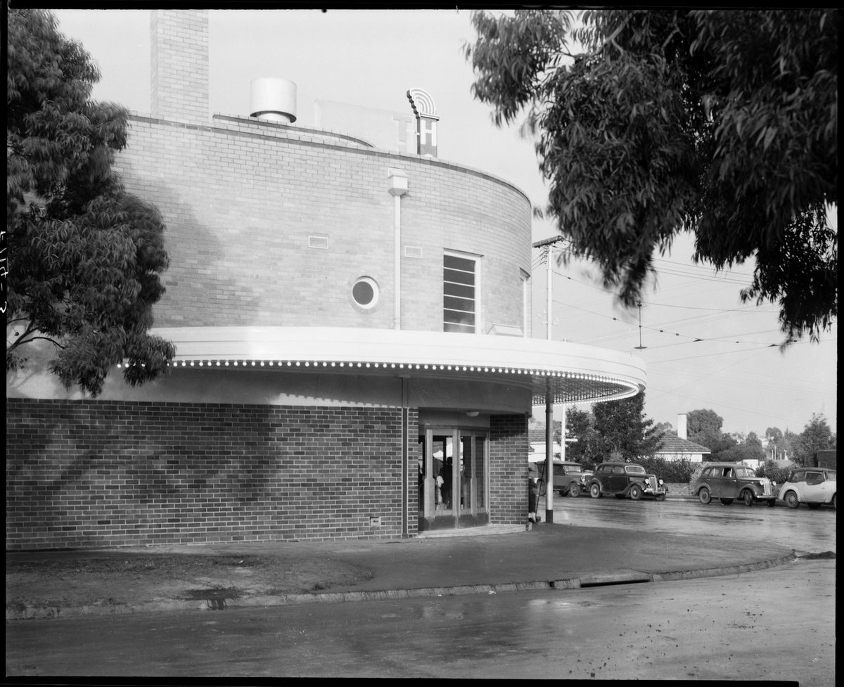 Detailed side view of Time Theatre, operated by Hoyts', 449 Whitehorse Road, Balwyn (c. 1941)