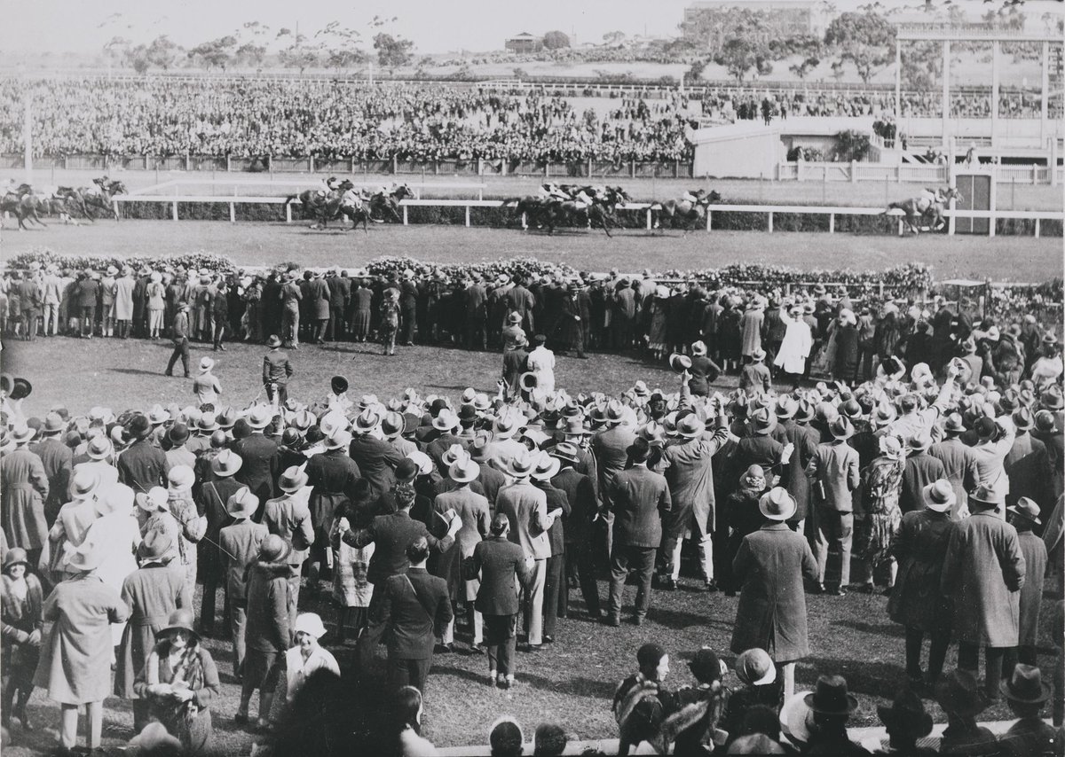 How Phar Lap finished in the Melbourne Cup Race from Second Wind and Shadow King on 5th November, 1930, Flemington
