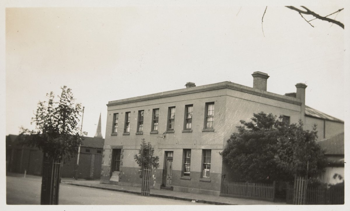 Fitzroy Hotel, Napier Street, Fitzroy (1934)