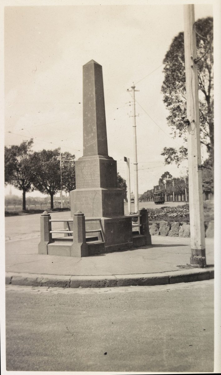Batman Memorial, Batman Ave, Melbourne (1932)