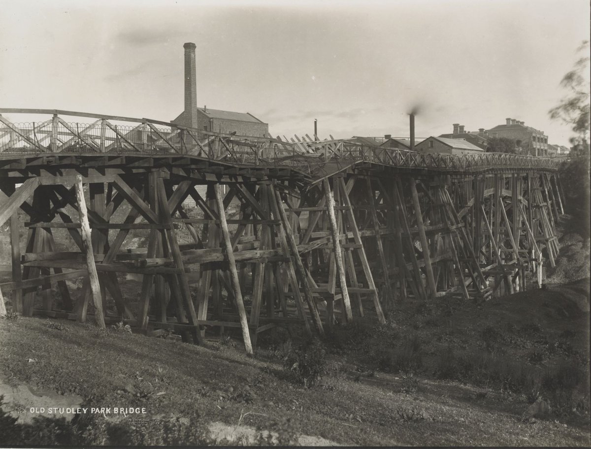 Old Studley Park Bridge, Kew (1933)