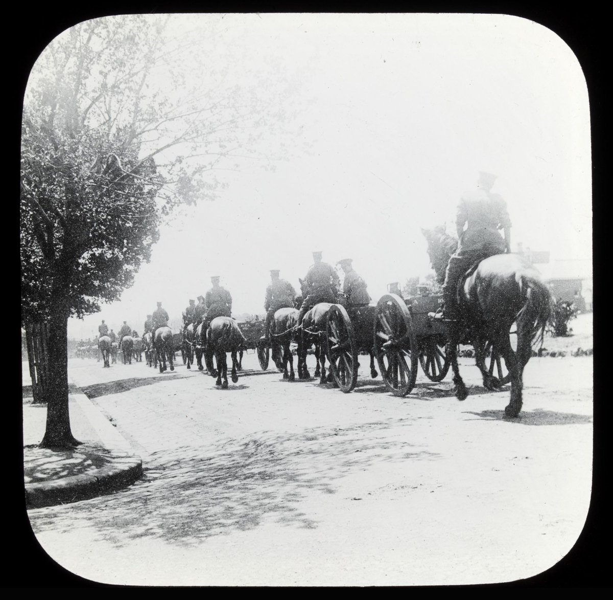 Mounted militia on parade in Melbourne (1906–14)