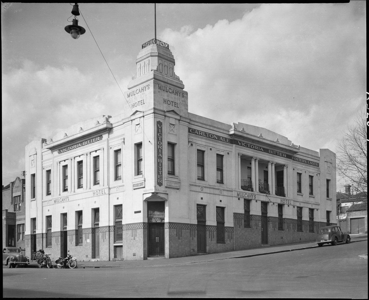 Mulcahy's Hotel, 700 Victoria St., North Melbourne, corner of Munster Terrace (c. 1952)