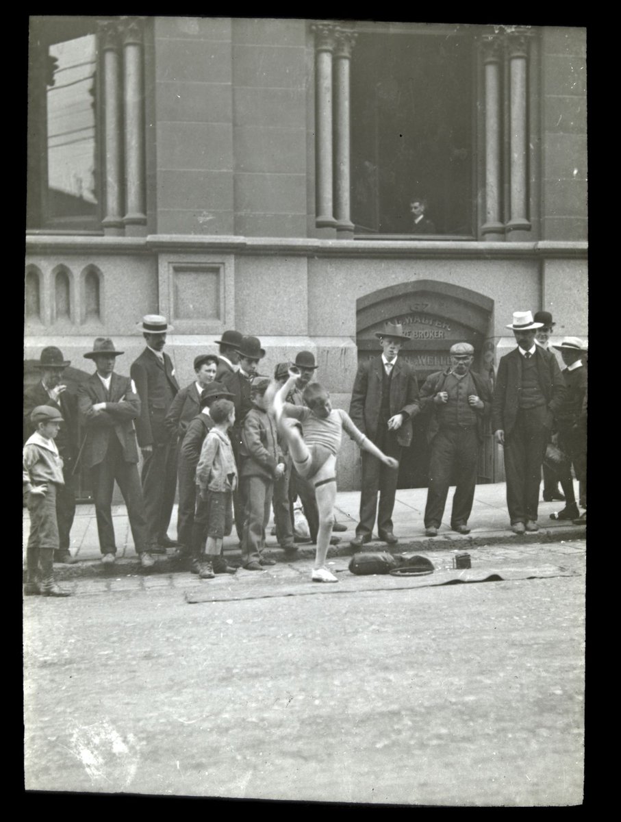 Street Acrobat. Melbourne (1900–05)