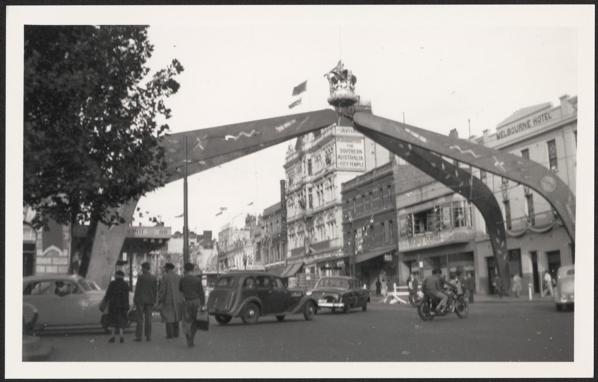 Melbourne at the time of Queen Elizabeth's visit 1954