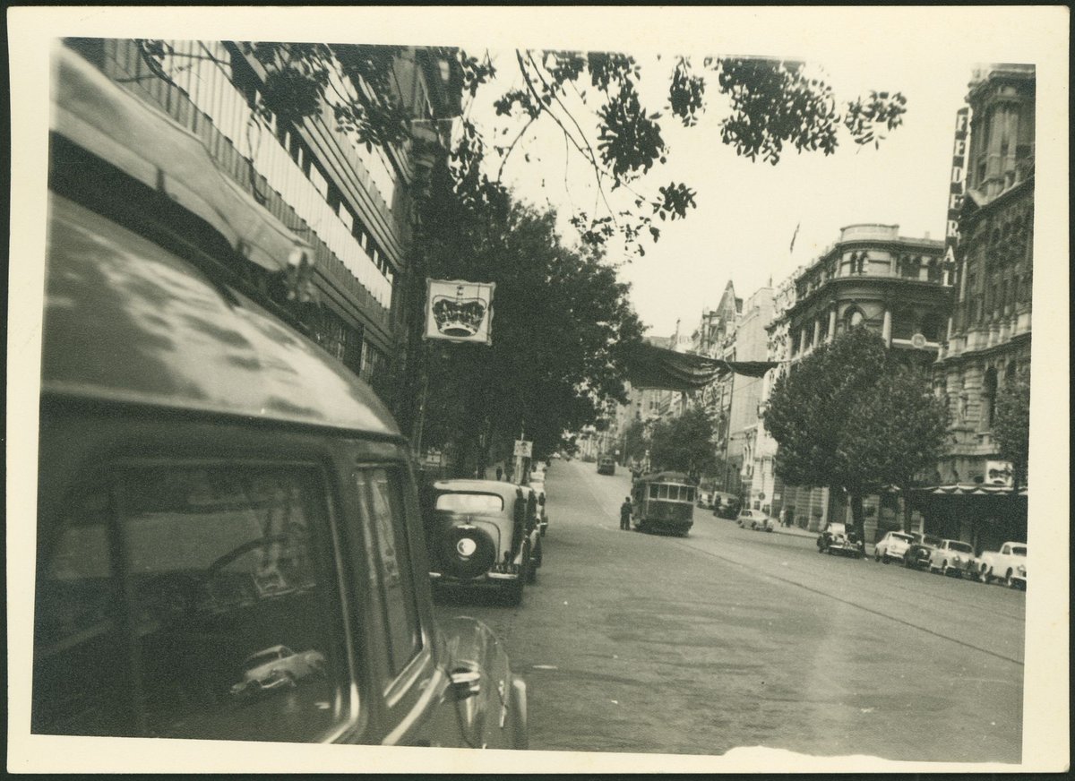 Street scenes of Melbourne at the time of the 1954 Royal Visit