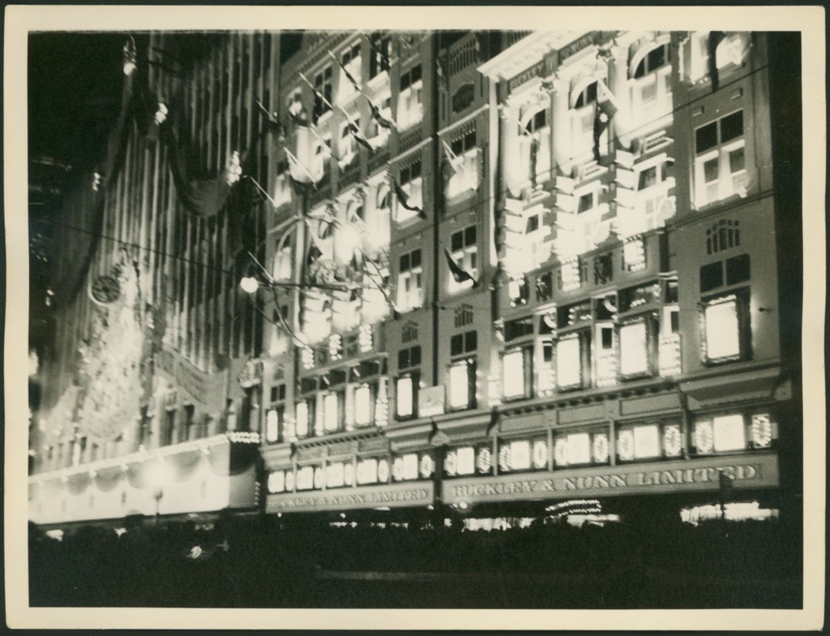 Street scenes of Melbourne at the time of the 1954 Royal Visit