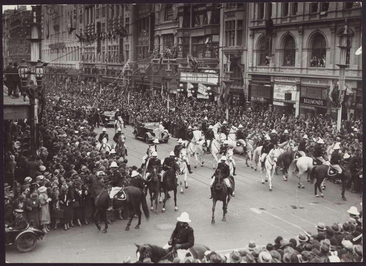 Triumphal procession of the flyers through the streets of Melb. i.e. Melbourne (1934)
