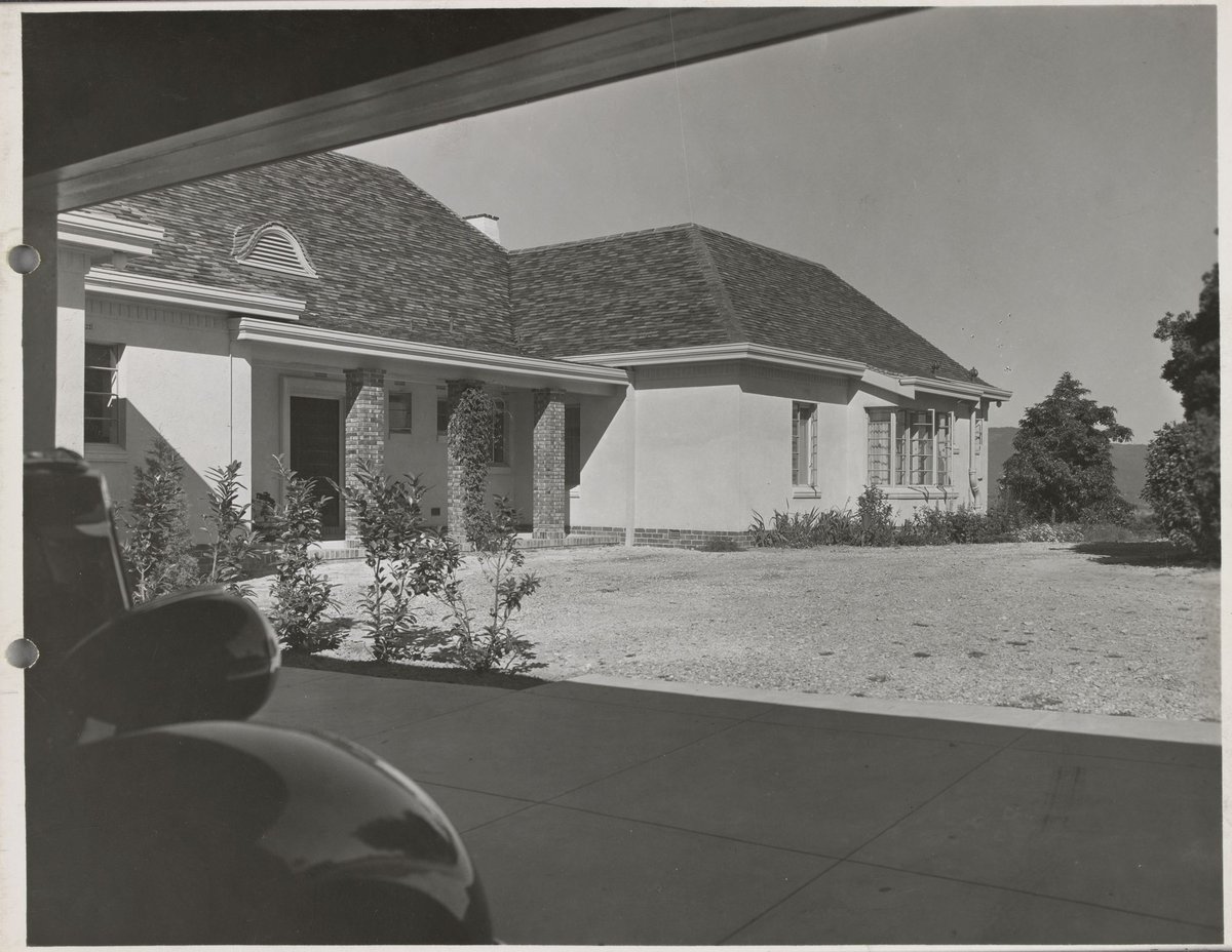 Residence of Miss C. M. McBeath Yarra Road Croydon Vic (1936)