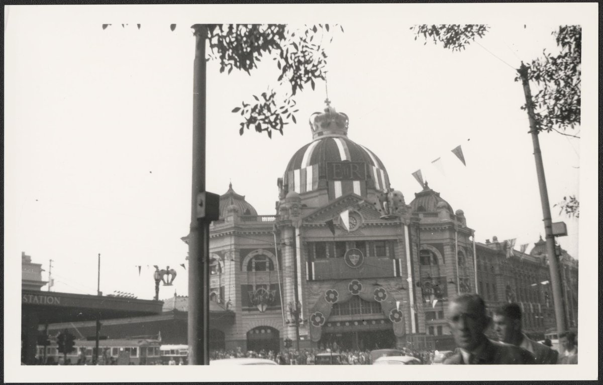 Melbourne at the time of Queen Elizabeth's visit 1954