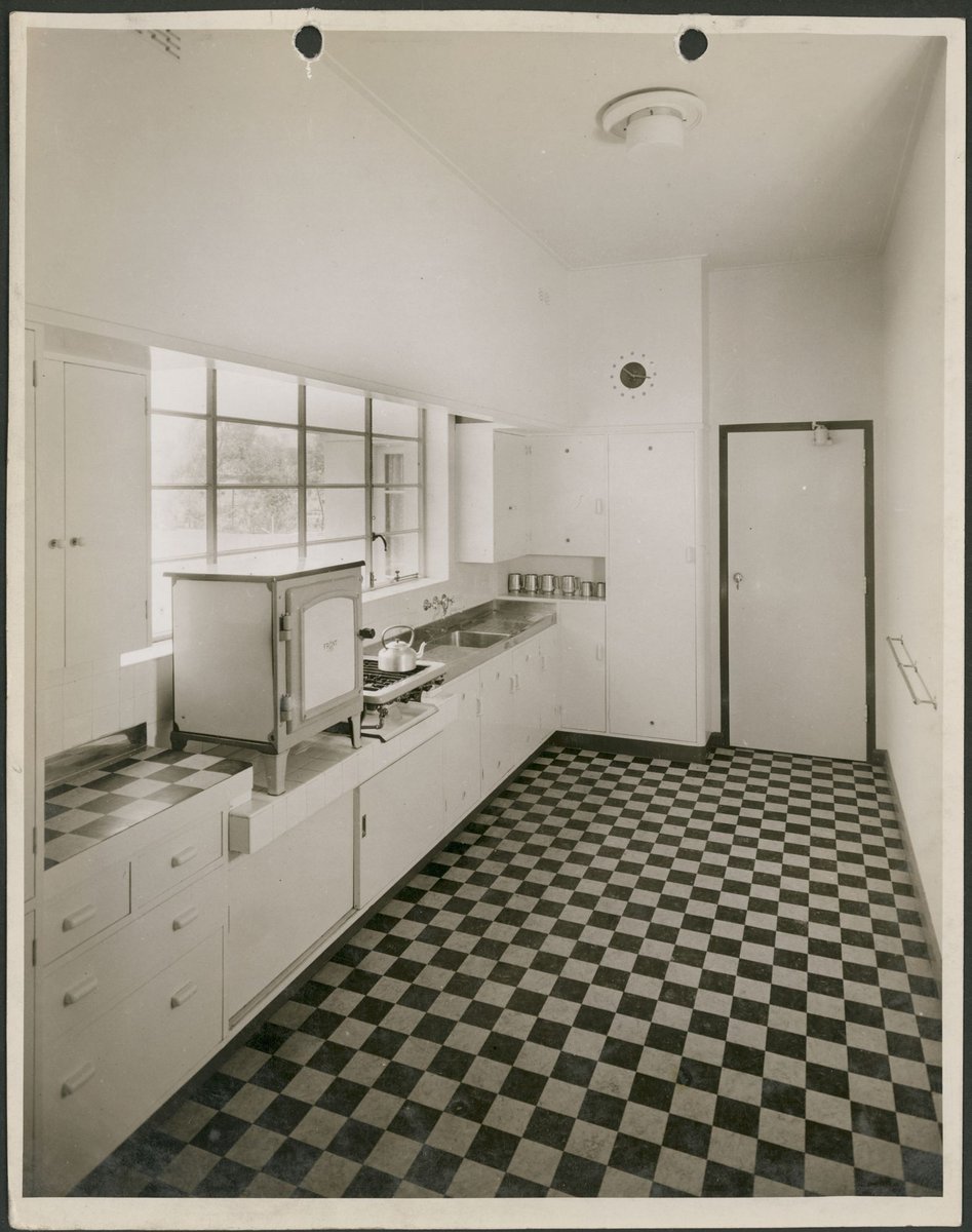 Residence of Horace J. Tribe Esq. Balwyn Vic (1938)