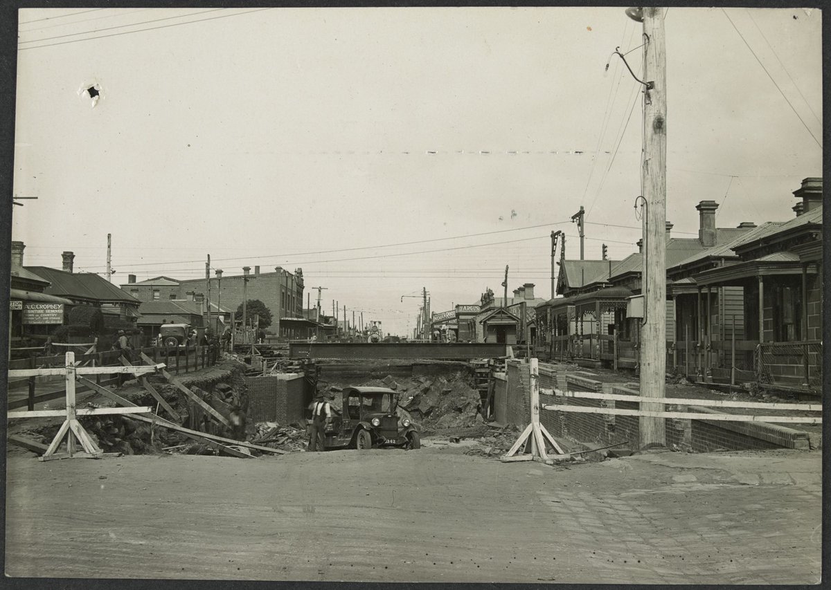 South Kensington to West Footscray, railway excavations (1927)