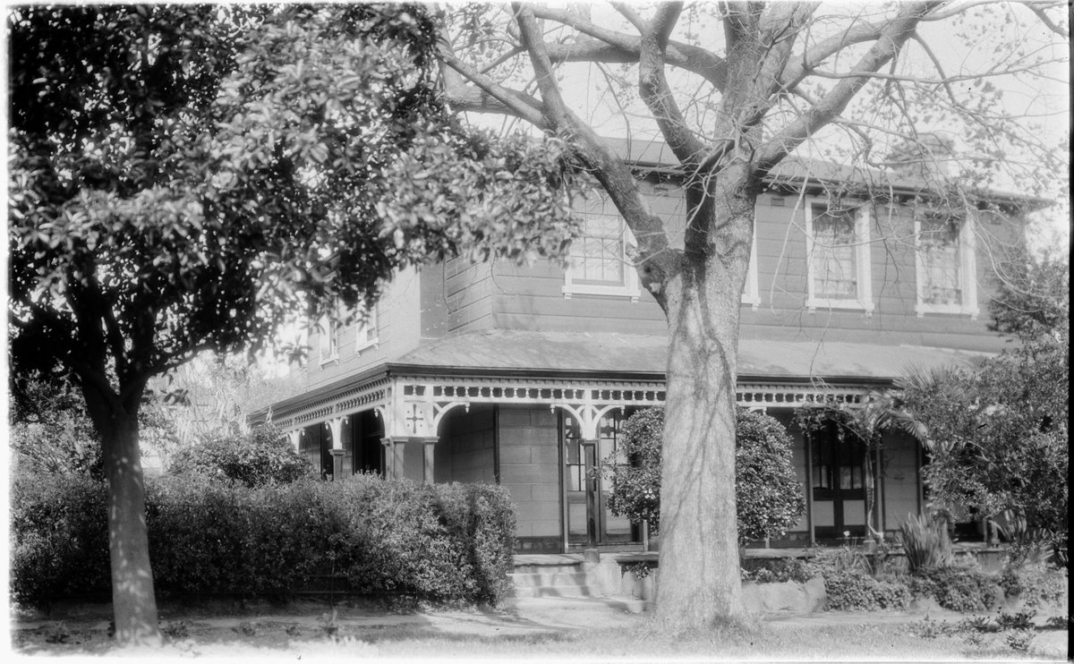 Two storey timber house Jolimont Square Melbourne (1934)